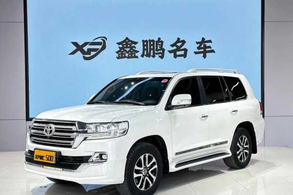 2017款豐田蘭德酷路澤4600中東版8氣囊獨(dú)家配置酷路澤4600多少錢（2015款蘭德酷路澤4600中東版）